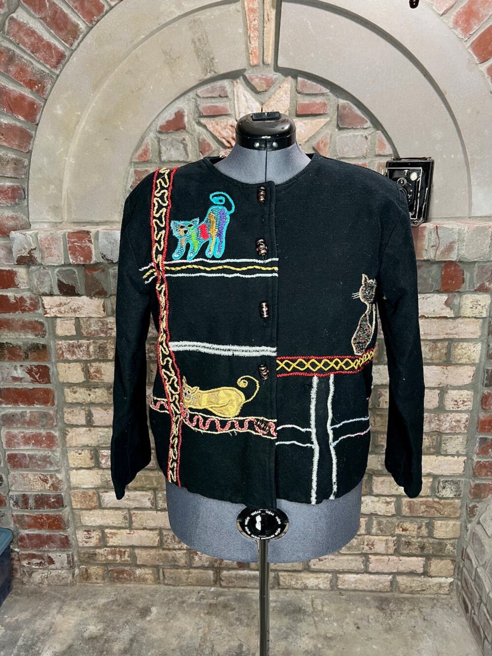 Jacket embroidered cat funky glass buttons